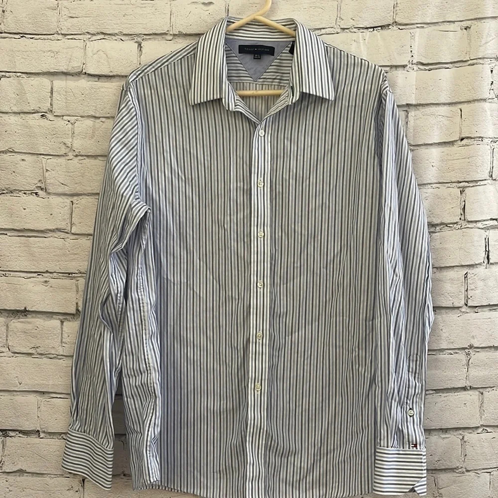 Men’s Tommy Hilfiger blue/white stripe dress shirt 16-1/2 (34-35) - Picture 1 of 3